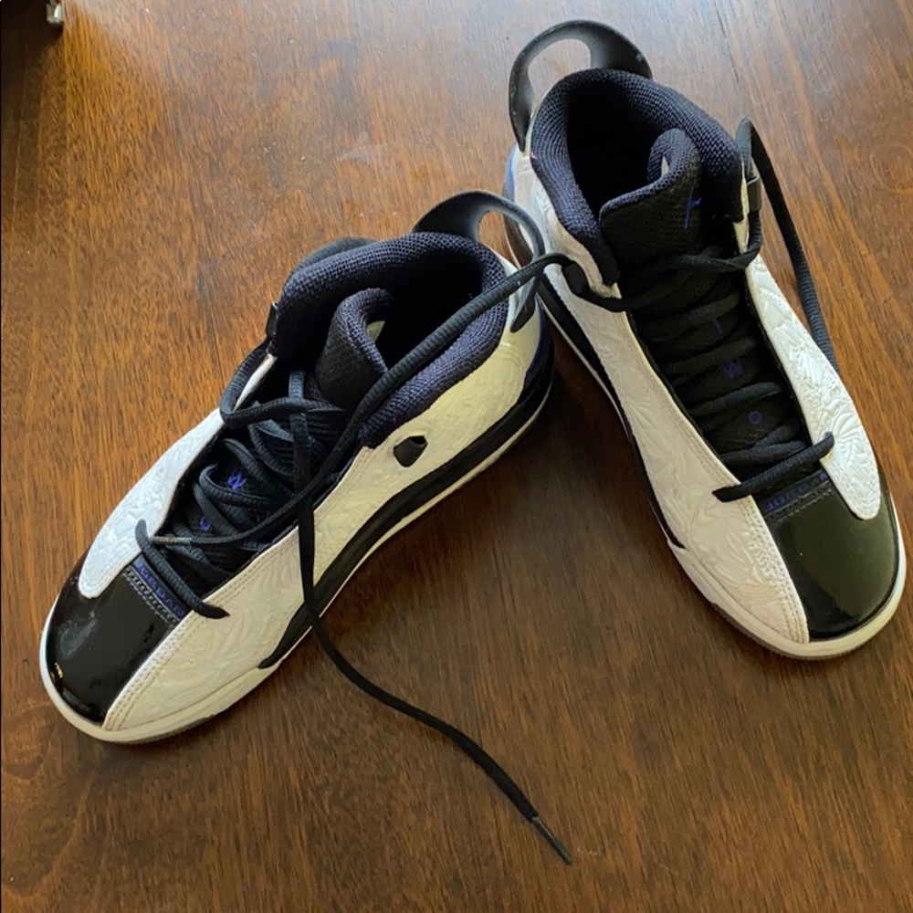 Jorden sneakers 4.5 big kids